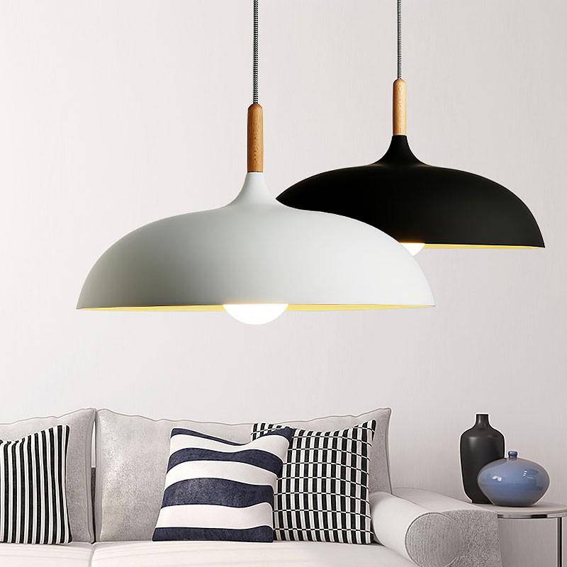 Suspension en aluminium coloré avec tige en bois – modèle Wood