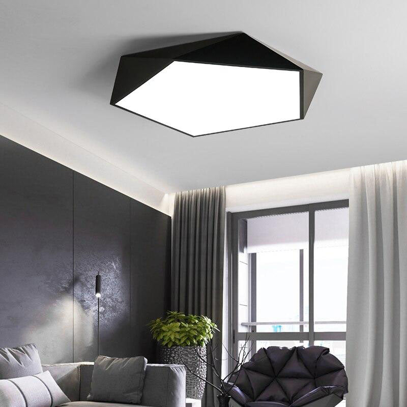 Plafonnier LED design géométrique en couleur