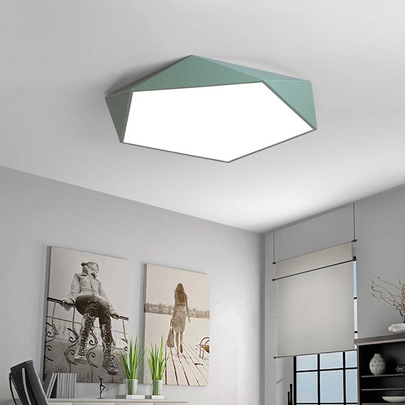 Plafonnier LED design géométrique en couleur